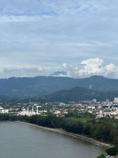 Deluxe 1BR Seaview and Mountain View with balcony - 3