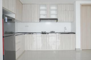 Spacious and Nice 2BR at Hillcrest House Apartment By Travelio - 1