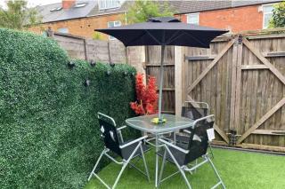 Cosy 2 Bed House - Sleeps 3 Parking & Garden - Nottingham - 0