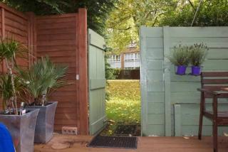 Pass the Keys Spacious 2BR w Free Parking Patio Near Tube - Londra - 8