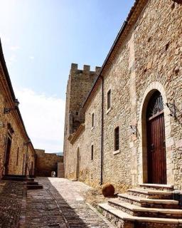 Castel di Pietra - Pietra Montecorvino - 9