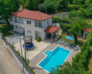 Villa VinisTerra Family-Friendly with Pool,Jacuzzi - Zmijavci - 4