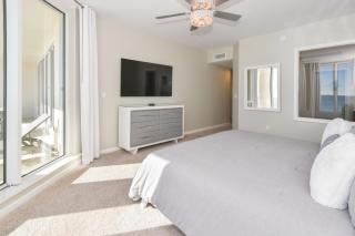 Silver Beach Towers W704 - 2