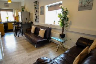 The Dock, 2 bedrooms sleeps 5 long stays welcome - South Shields - 0