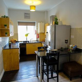 The Dock, 2 bedrooms sleeps 5 long stays welcome - South Shields - 6