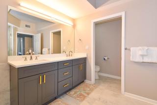 Silver Beach Towers E602 - 4