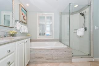 Silver Beach Towers E1404 - 2