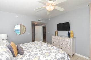 Silver Beach Towers W402 - 1