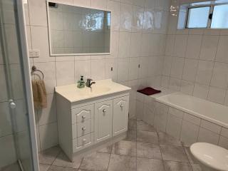 Beachside & Jetty View Apartment 6 - Captain's Apt - 9