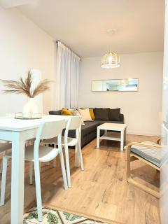 Apartamento junto a Plaza Toros y Hospitales con Parking Gratis - 2