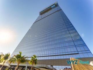 Elegant 1BR in Palm Tower, Nakheel Mall, Sea View - Dubai - 4