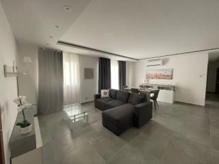 Coastal Comfort Modern 2BR Apartment in Marsascala - Il-Ħamrija - 0