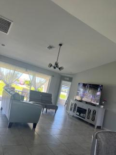 Beautiful Home - Cape Coral - 3