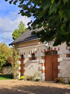 La Maison Tuffeau Bed and Breakfast - 2