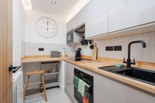 Studio With Workspace Near Parks Free Parking - Liverpool - 4