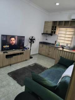 Beautiful 1 Bed & Parlour with Starlink internet, PlayStation 4, Netflix, Smart Door, 24 Hours Electricity, located in Wuse - Wupa - 7
