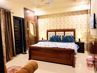 1Bed Room Luxury Hotel Al-Amanah - Islamabad - 0