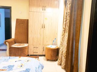 1Bed Room Luxury Hotel Al-Amanah - Islamabad - 4