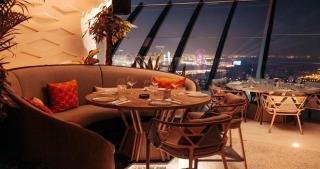 Elegant 1BR in Palm Tower, Nakheel Mall, Sea View - Dubai - 9