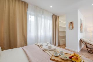 HostWise - Stylish Studio w/ Charming Terrace - Oporto - 3