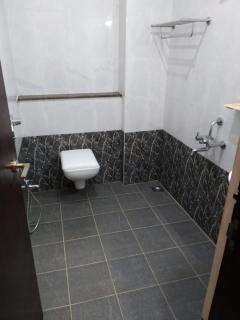 Dhanaram AC Rooms Near Panchavati Anjaneya Temple and Auroville - 1