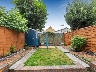 OnSiteStays - 3 Bedroom house near Tottenham Hale - London - 2