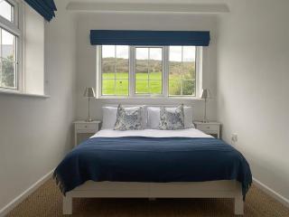 Garden Flat in West Lulworth - 1