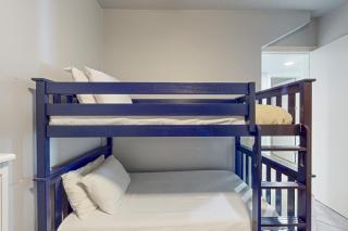 Sapphire Condominiums #606 - 3