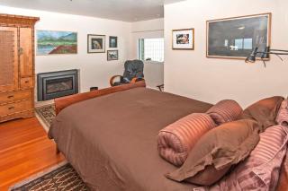 Oceanfront luxury wdramatic views - 30 day rental minimum - Montara - 3