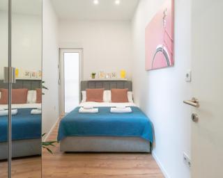 Modern Downtown Apartment - 4