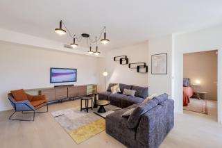 Spacious 4BR with Lovely Balcony - Bordeaux - 2