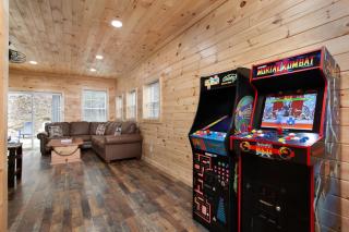 Whiskey Barrel w Hot Tub Arcade Game Fire Pit - Sevierville - 7