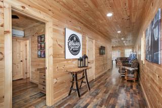 Whiskey Barrel w Hot Tub Arcade Game Fire Pit - Sevierville - 4