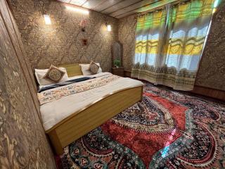 Houseboat New Suzan - Srinagar - 6