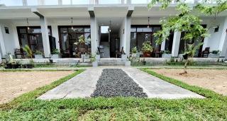 Surfing Pinthaliya - Midigama - 4