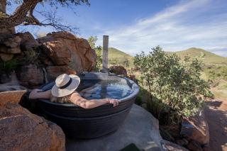 Nauams Namibia - Farmyard Chalets, Mountain Cabins and Campsite - Namibgrens - 0