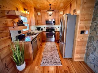 Holiday Hideaway - Fire Pit, Hot Tub & Mountain Magic - 6