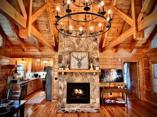 Holiday Hideaway - Fire Pit, Hot Tub & Mountain Magic - 2