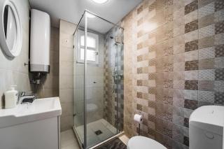 Sweet & Cozy Home at Center - 1