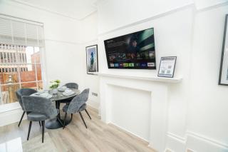 The Cheltenham Suites - Elegant 1 Bed Apartment - 2