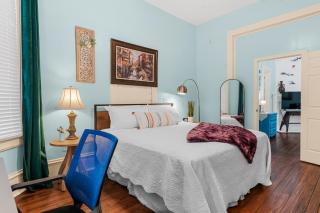 Victorian Home by Forsyth Park - 7