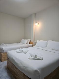 KK Poshtel - - 0