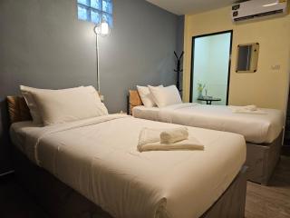 KK Poshtel - - 3