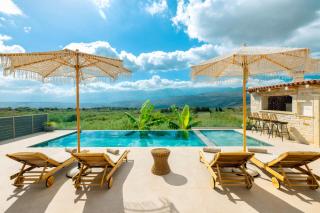 Elegant Villa with Pool & Views - Áptera - 6
