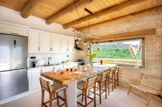 Elegant Villa with Pool & Views - Áptera - 7
