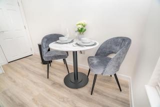 The Cheltenham Suites - Stunning 1 Bed Apartment - 7