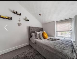 2 Bedroom House In Chatham, Near Medway Hospital , Perfect for Long Stays , Contractors , Families OFFERS - Chatham - 5