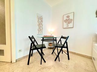 A G Cocon Massenet - Grimaldi - Promenade des Angl - Nice - 6