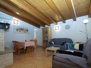 Cozy apartment with spacious garden - 4