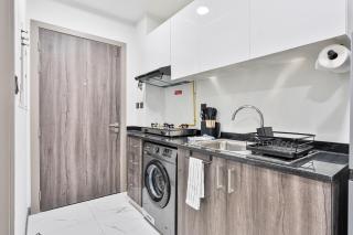 Stunning 1BR APT in Rukan with Gym and Pool - 8